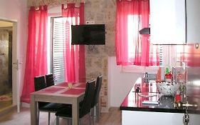 Apartmani Klara I Gracia